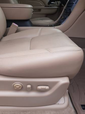 2013 Cadillac Escalade ESV Premium - Photo 17