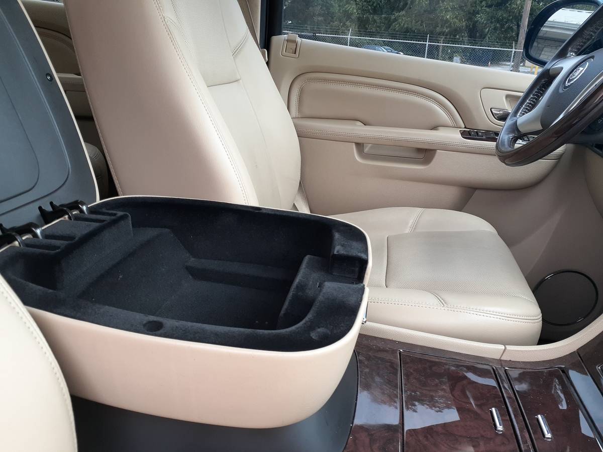 2013 Cadillac Escalade ESV Premium - Photo 16