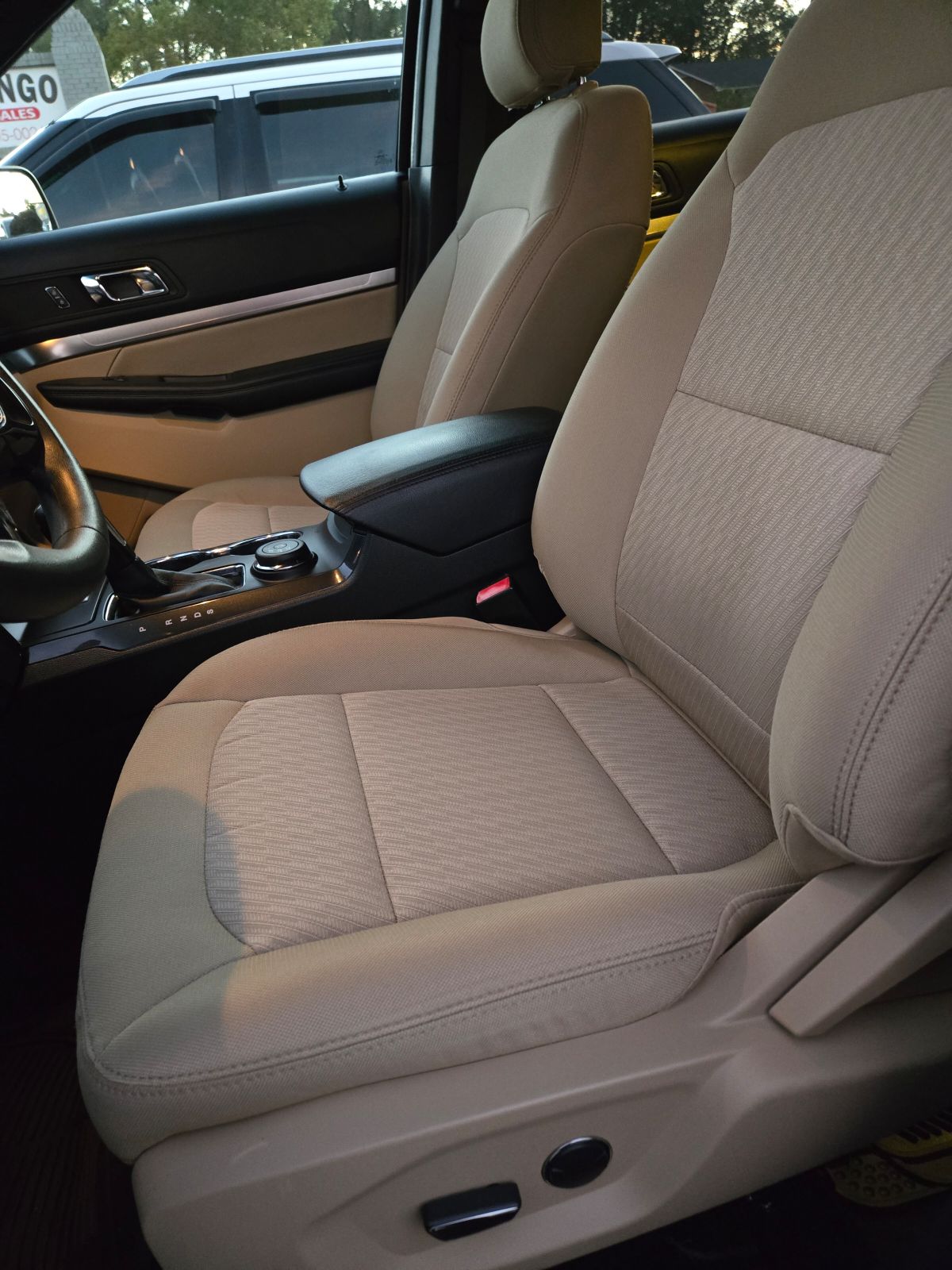 2016 Ford Explorer Base - Photo 18
