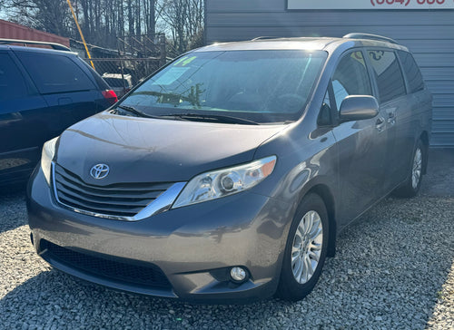 2014 TOYOTA SIENNA XLE 4WD